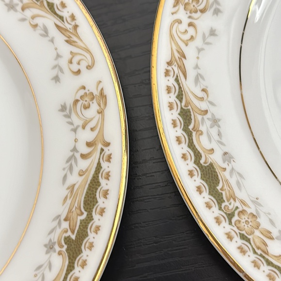 4 Queen Anne Signature Collection Select Fine China Bread/Dessert Plates - Picture 4 of 13